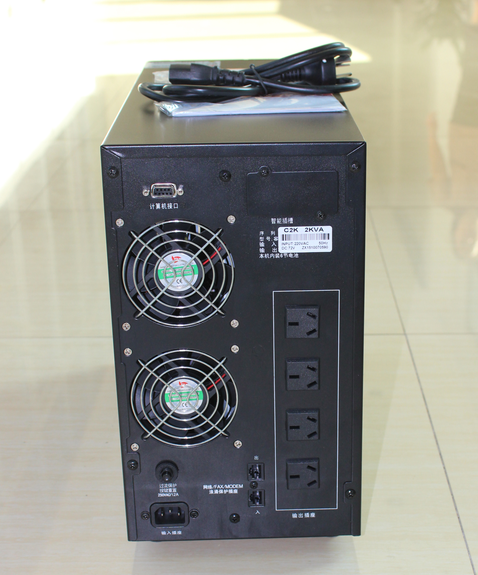 在線式ups電源開機(jī)和關(guān)機(jī)時(shí),“滴”的一聲,告知按鍵開啟或關(guān)斷成功。